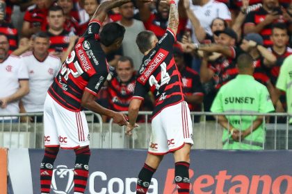 arrascaeta-decide-e-flamengo-avanca-para-semifinal-da-copa-do-brasil