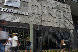 petrobras-atinge-marca-de-1-milhao-de-acionistas-individuais-na-bolsa