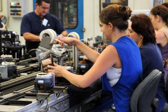 governo-lanca-plano-de-igualdade-salarial-entre-mulheres-e-homens