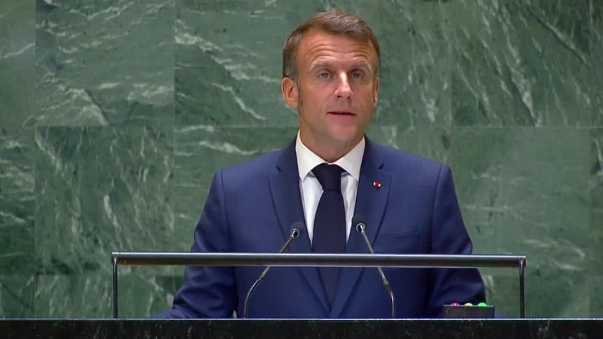 “nao-pode-haver-uma-guerra-no-libano”,-diz-emmanuel-macron-em-nova-york