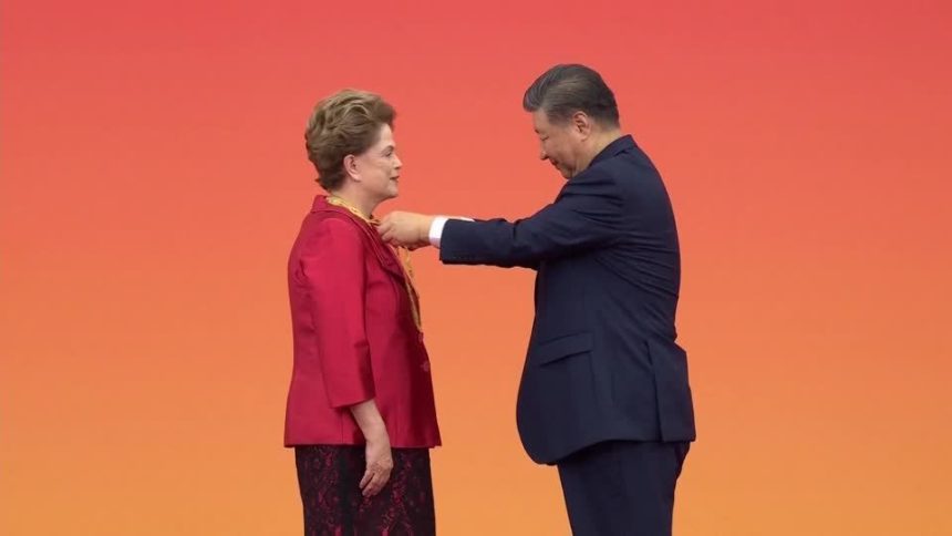 dilma-rousseff-recebe-maior-honraria-estatal-de-xi-jinping-na-china