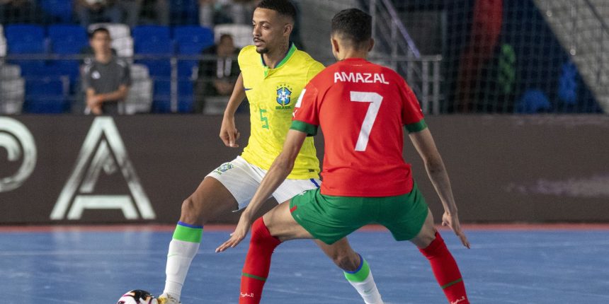 brasil-supera-marrocos-e-segue-para-semi-da-copa-do-mundo-de-futsal