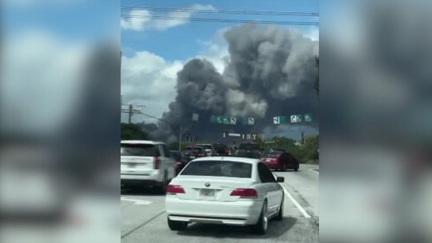 incendio-em-fabrica-quimica-na-georgia-fecha-estradas-e-causa-retirada-de-moradores