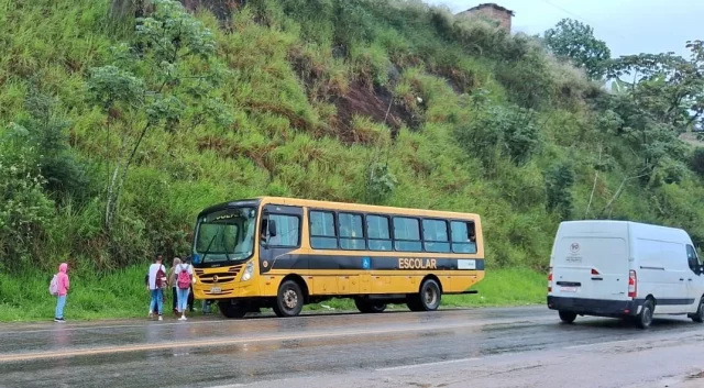 jitauna:-estudante-e-atropelada-por-motocicleta-ao-tentar-embarcar-em-transporte-escolar