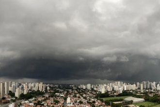 alerta:-tempo-muda-em-sao-paulo-nesta-quinta-feira-e-temperatura-caira-ate-16°c