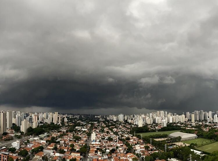 alerta:-tempo-muda-em-sao-paulo-nesta-quinta-feira-e-temperatura-caira-ate-16°c