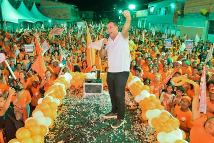 je-e-val-de-gude-realizam-o-maior-comicio-da-historia-de-ibirapitanga-em-ultimo-evento-da-campanha