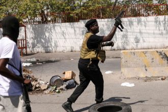 massacre-no-haiti:-gangues-matam-pelo-menos-70-pessoas