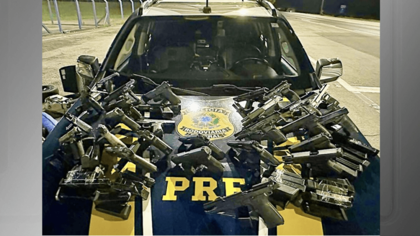 video:-prf-apreende-arsenal-de-armas-com-casal-no-parana