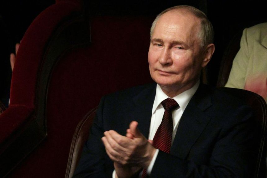 putin-faz-72-anos;-presidente-e-lider-da-russia-ha-mais-tempo-no-poder-desde-stalin