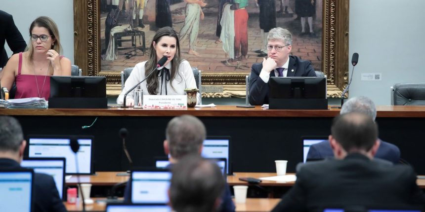 ccj-da-camara-aprova-proposta-que-limita-decisoes-monocraticas-do-stf