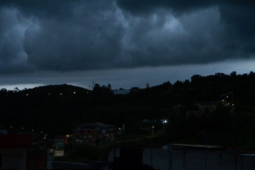 chuva-e-vento-forte-devem-atingir-sao-paulo-nos-proximos-dias,-diz-defesa-civil