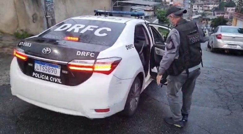 rj:-policia-combate-faccao-envolvida-com-trafico-no-complexo-de-israel