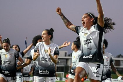 corinthians-bate-olimpia-e-vai-as-semifinais-da-libertadores-feminina