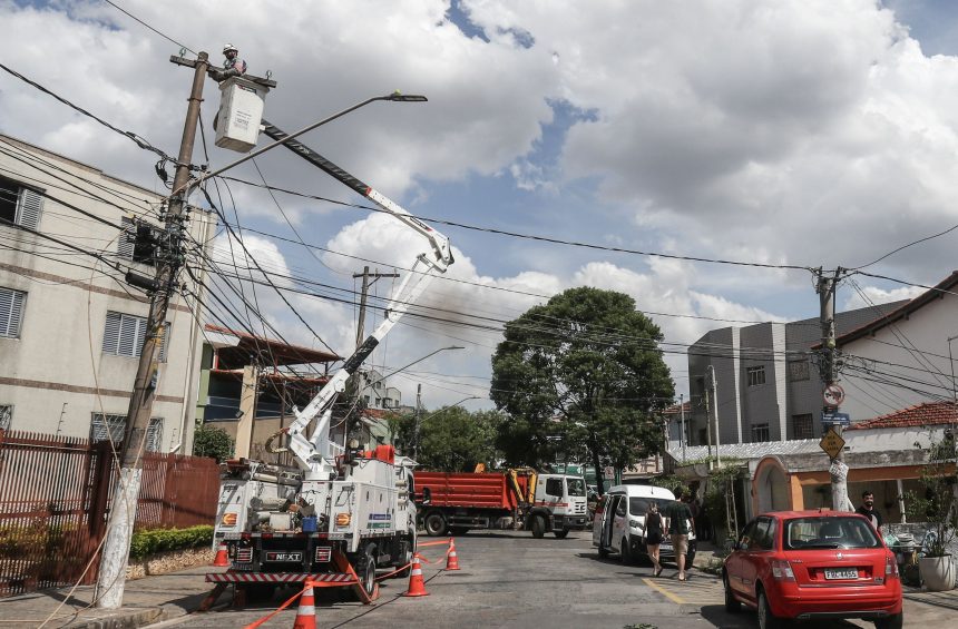 pm-registra-pelo-menos-cinco-manifestacoes-por-falta-de-luz-na-grande-sao-paulo