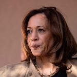 adversarios-atacam-historico-de-kamala-harris-como-promotora