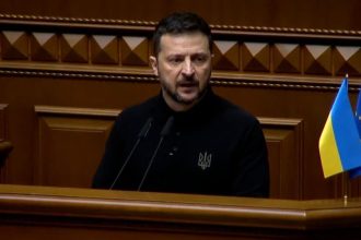 zelensky-revela-“plano-de-vitoria”-enquanto-ucrania-enfrenta-momento-precario