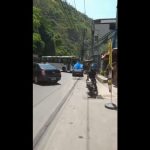 criminosos-tomam-onibus-para-fazer-barricada-no-rj;-veja-videos