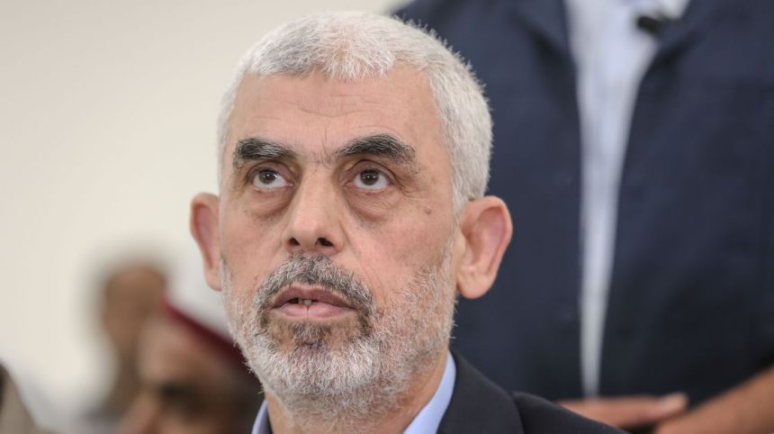 analise:-irmao-de-sinwar-pode-ser-escolhido-como-sucessor-do-hamas