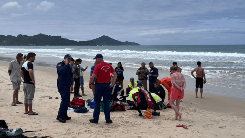 pai-e-filho-se-afogam-em-praia-de-bombinhas-(sc);-crianca-segue-desaparecida