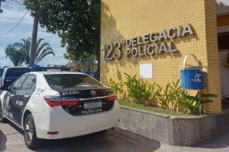 mulher-e-morta-a-tiros-em-macae-(rj);-ex-companheiro-e-procurado