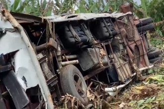 tres-pessoas-morrem-apos-capotamento-de-trio-eletrico-em-rodovia-de-pernambuco