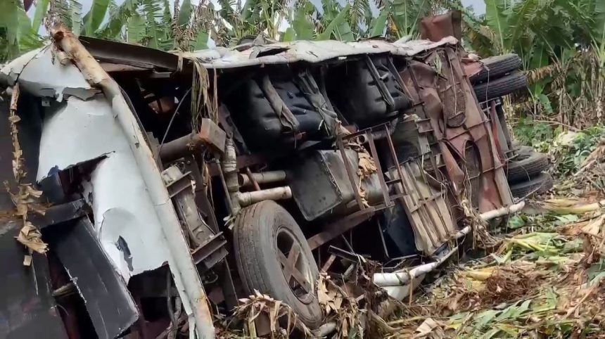 tres-pessoas-morrem-apos-capotamento-de-trio-eletrico-em-rodovia-de-pernambuco