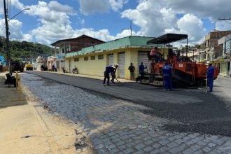 ibirataia:-prefeito-eleito-sandro-futuca-consegue-asfalto-para-o-distrito-de-algodao-antes-mesmo-de-assumir-o-mandato