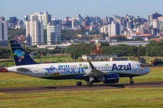 veja-imagens-da-reabertura-do-aeroporto-de-porto-alegre,-que-ficou-fechado-por-5-meses