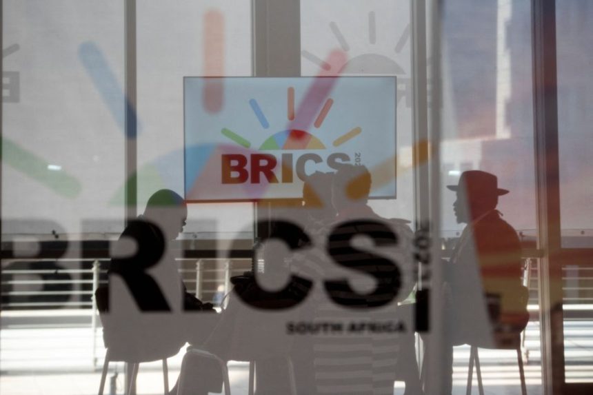 agenda-proposta-pelos-brics-e-de-mudar-a-ordem-mundial,-e-o-brasil-quer-isso,-diz-ex-embaixador-ao-ww