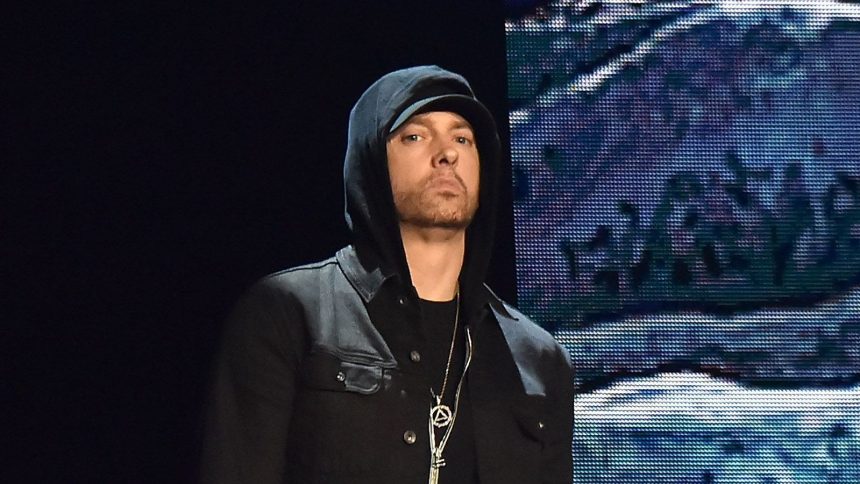 eminem-fara-rara-aparicao-em-comicio-com-obama-para-pedir-voto-a-kamala