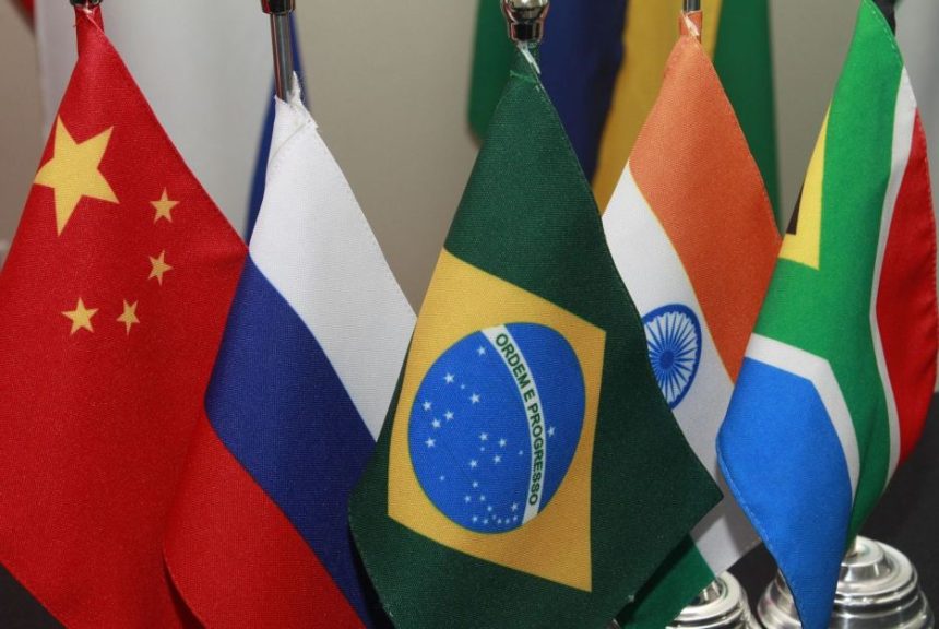 americo:-brasil-deve-ter-mais-peso-na-decisao-de-inclusao-da-venezuela-no-brics