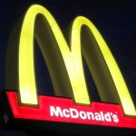 surto-de-bacteria-relacionado-ao-mcdonald’s-mata-uma-pessoa-nos-eua