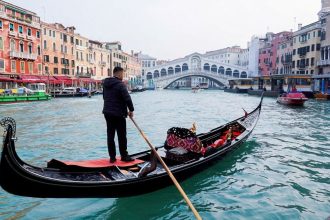 veneza-aumenta-numero-de-dias-do-ano-em-que-turistas-ficam-sujeitos-a-taxa-de-visitacao