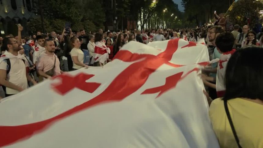 georgia-ve-futuro-incerto,-com-ambos-os-lados-reivindicando-vitoria-nas-eleicoes