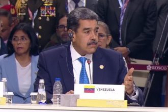 maduro-diz-que-brics-se-escreve-com-“b”-de-“bolivar”;-letra-se-refere-ao-brasil-na-sigla