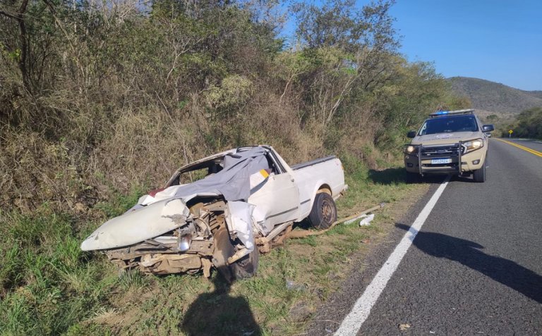 transito:-homem-e-mulher-ficam-feridos-apos-acidente-na-br-330,-no-trecho-entre-jequie-e-maracas