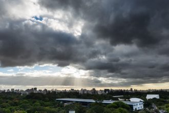 semana-comeca-com-chance-de-pancadas-de-chuva-em-regioes-de-sp