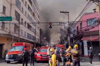 telhado-de-shopping-atingido-por-incendio-em-sp-entra-em-colapso,-diz-defesa-civil