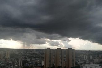 brasil-tem-alerta-para-chuvas-neste-fim-de-semana:-veja-previsao-por-regiao