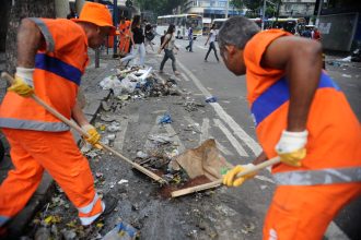 7-mil-multas-por-descarte-irregular-de-lixo-foram-aplicadas-em-sp-desde-2022