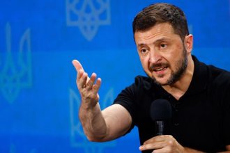 zelensky-diz-que-confrontos-com-norte-coreanos-geram-mais-“instabilidade”