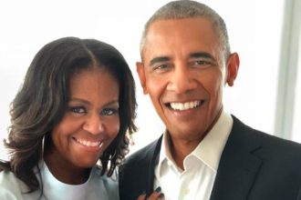 barack-e-michelle-obama-parabenizam-trump-apos-projecao-de-vitoria