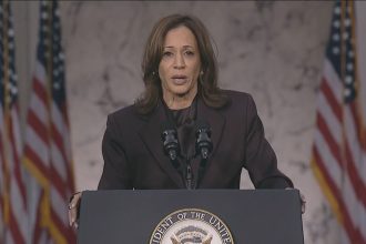 “precisamos-aceitar-os-resultados”,-diz-kamala-em-discurso-apos-derrota