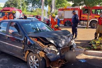 motorista-passa-mal,-bate-em-cinco-carros-e-morre;-veja-imagens