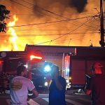 incendio-destroi-farmacia-e-sacolao-no-interior-de-mg