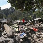 vulcao-indonesio-lanca-cinzas-a-10-km-de-altura;-milhares-de-pessoas-sao-retiradas