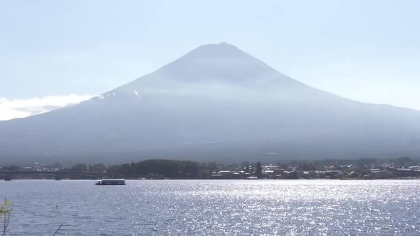 monte-fuji-registra-queda-de-neve-mais-tardia-em-130-anos