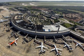 avioes-da-forca-aerea-do-reino-unido-fazem-pouso-de-emergencia-no-rio