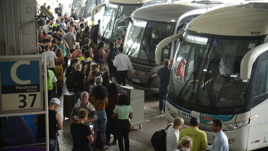 onibus-segue-como-meio-de-transporte-mais-buscado-para-viagens-nacionais,-aponta-google